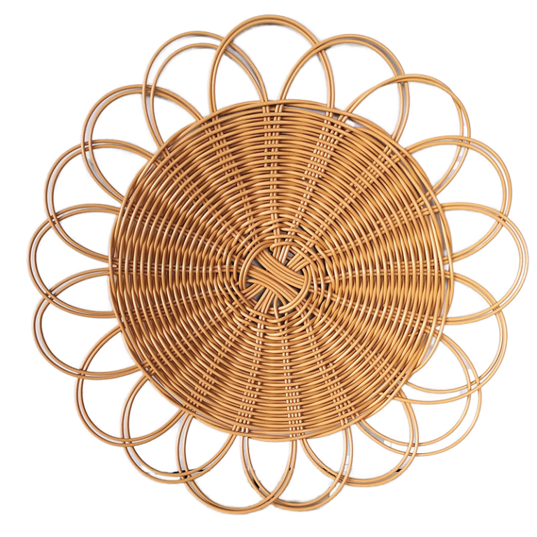Woven Scalloped Placemat